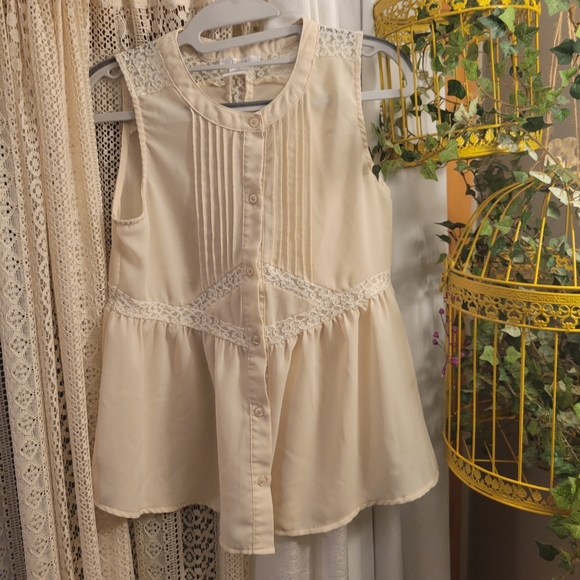 💵3/$20 Vintage Lace Embellished Sleeveless Tank. Size Small - Picture 3 of 14